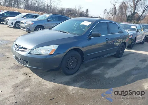 2004 Honda Accord 2.4 Lx z USA, uszkodzony, nr VIN 1HGCM56374A134201